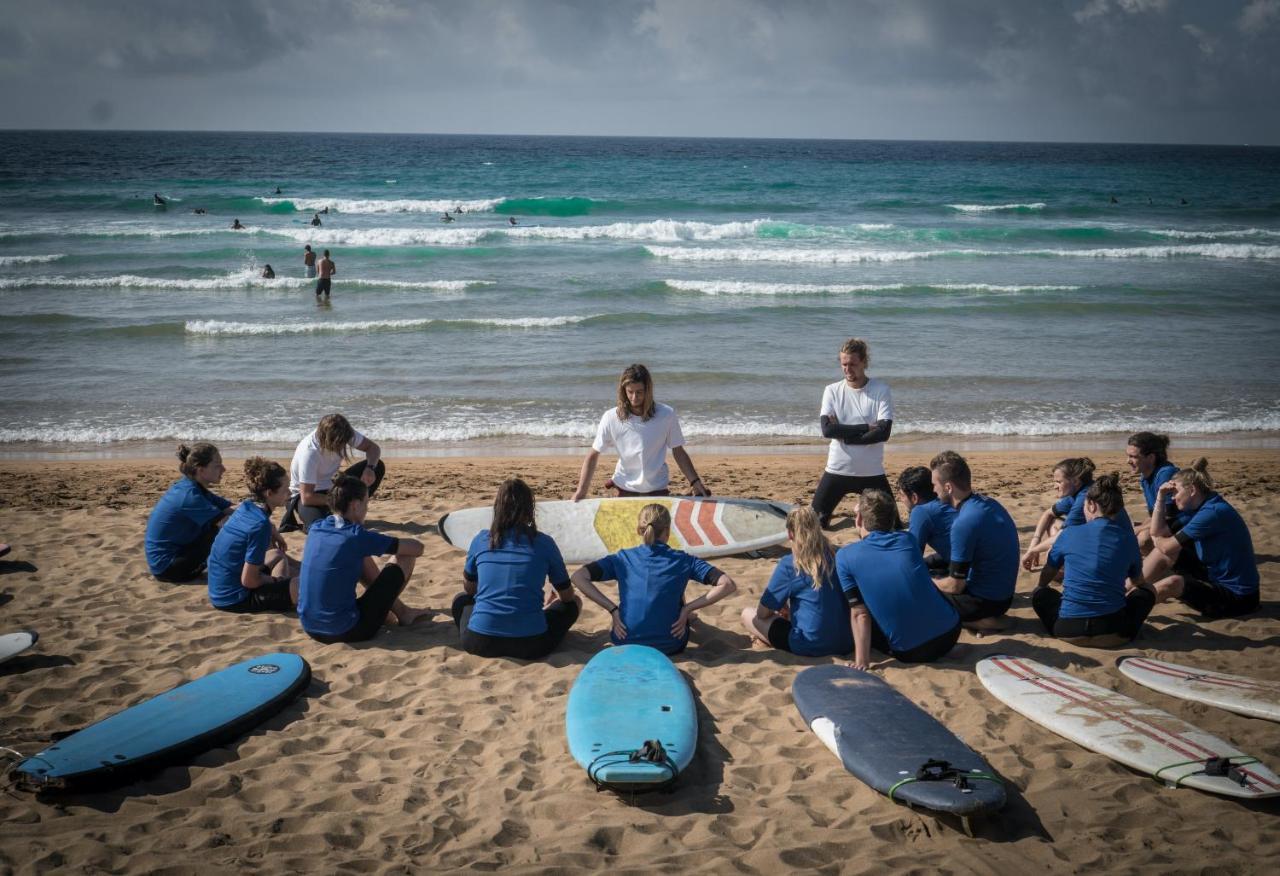 Surf Camp San Sebastian Partyhostel Aia Екстериор снимка